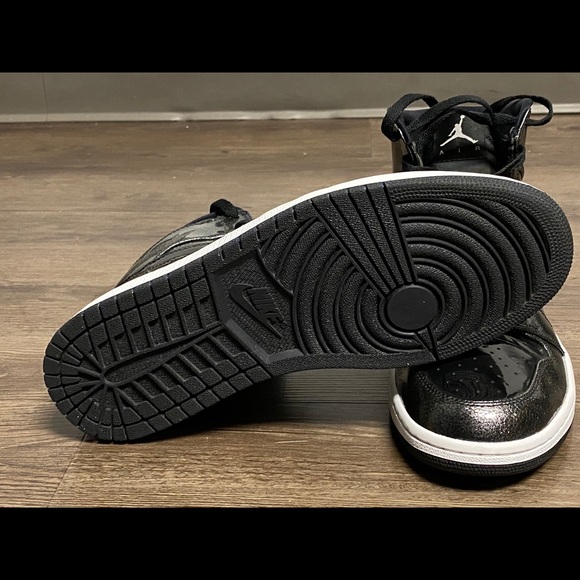 AIR JORDANS1 *RETRO* PATENT LEATHER - Picture 3 of 6